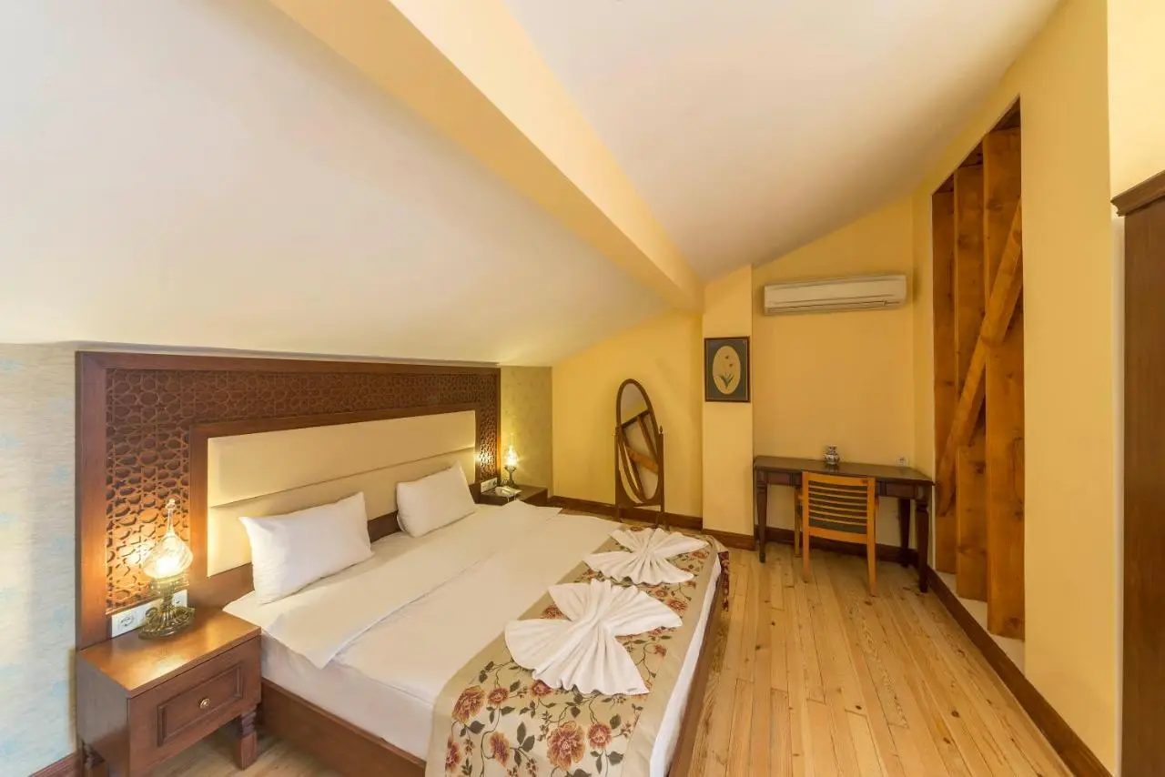 Lalinn Hotel