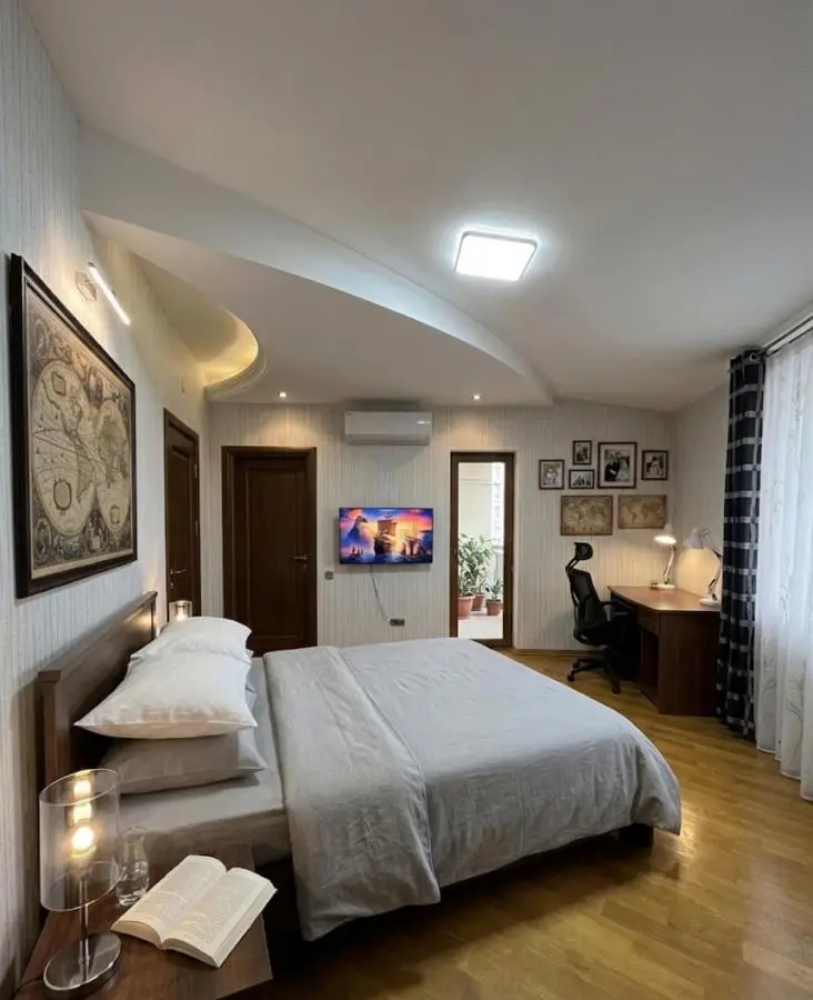 Four seasons apartment