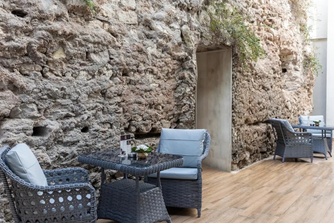 Carina Gold Hotel And Restaurant