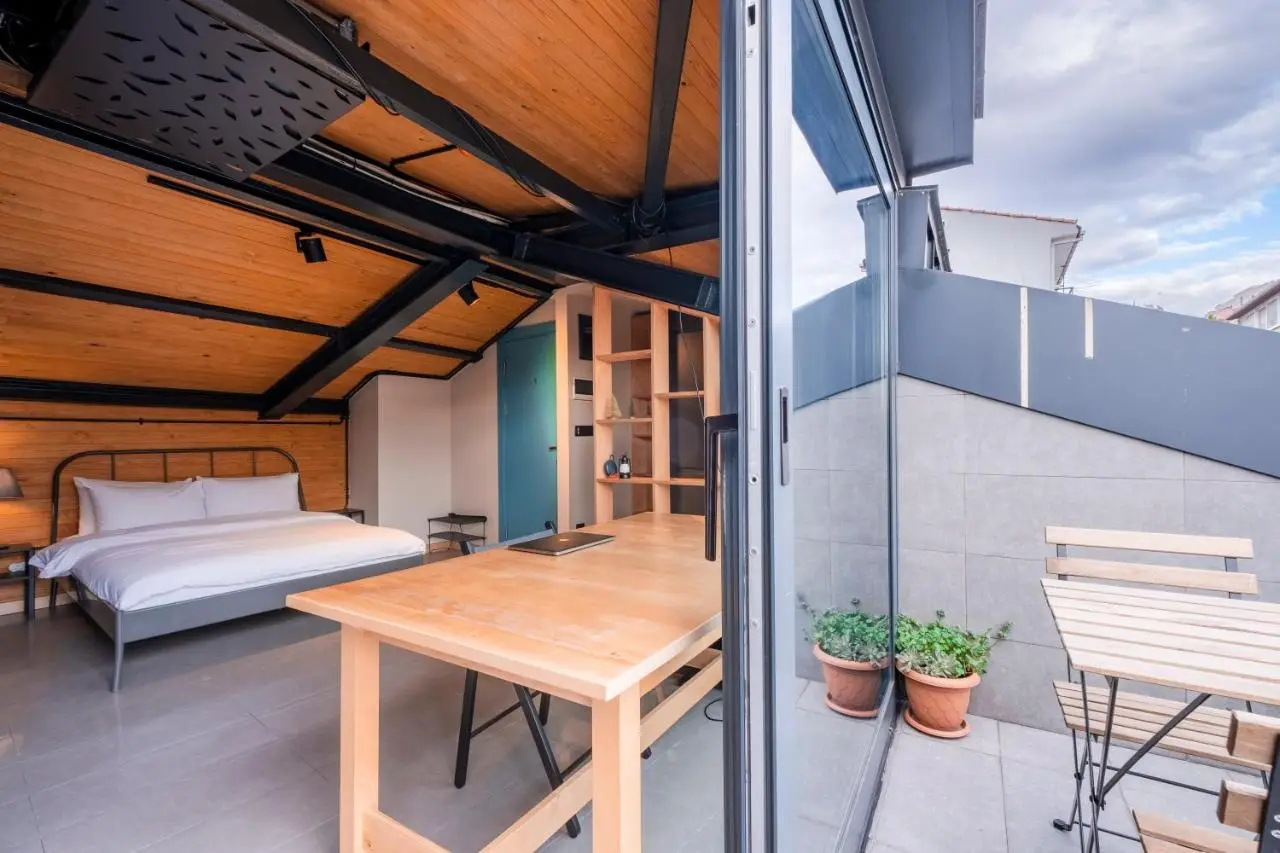 Homie Suites - ''Loft 27'' Urban Comfort Suites in the Heart of Cihangir