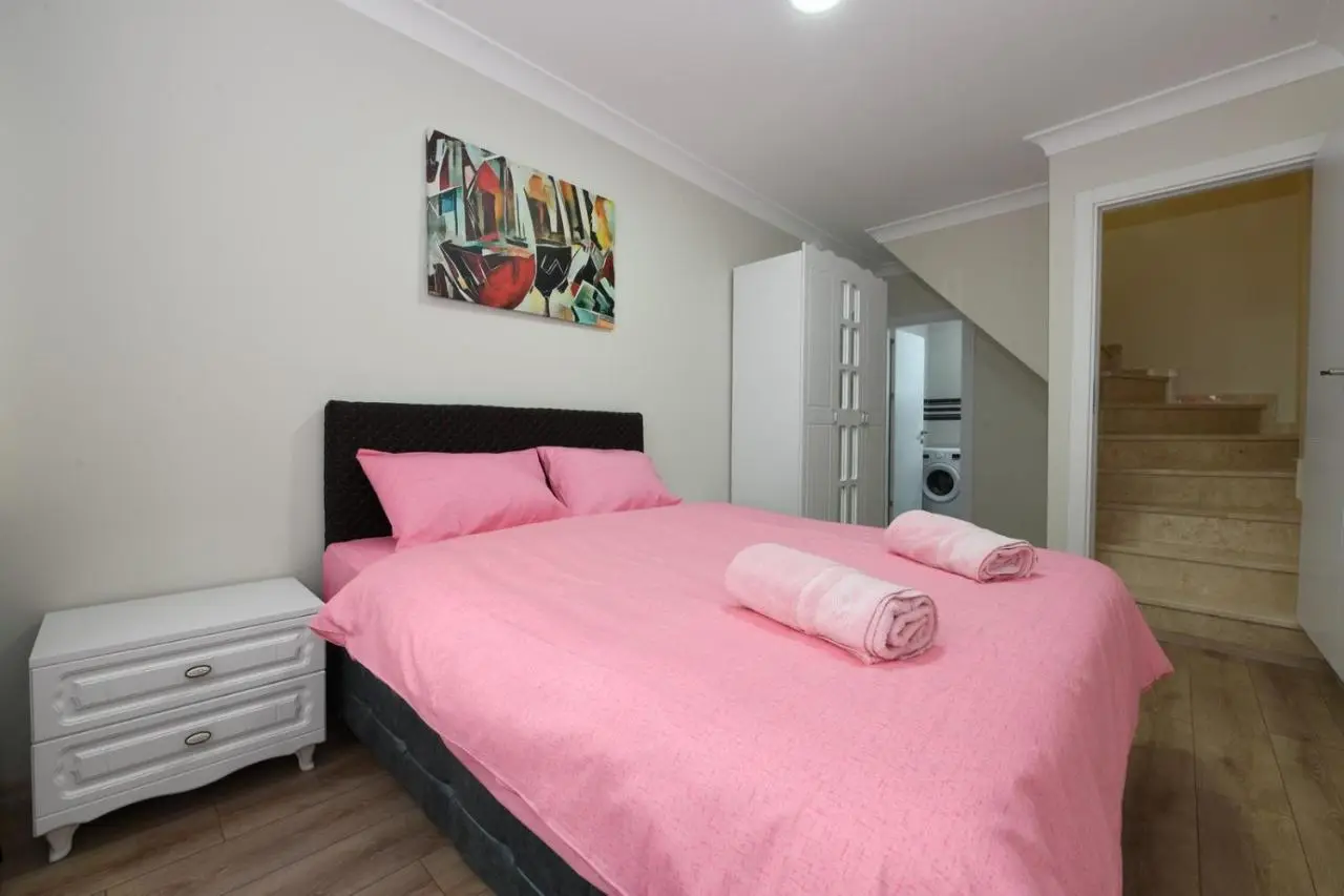 Uzay Suite 1