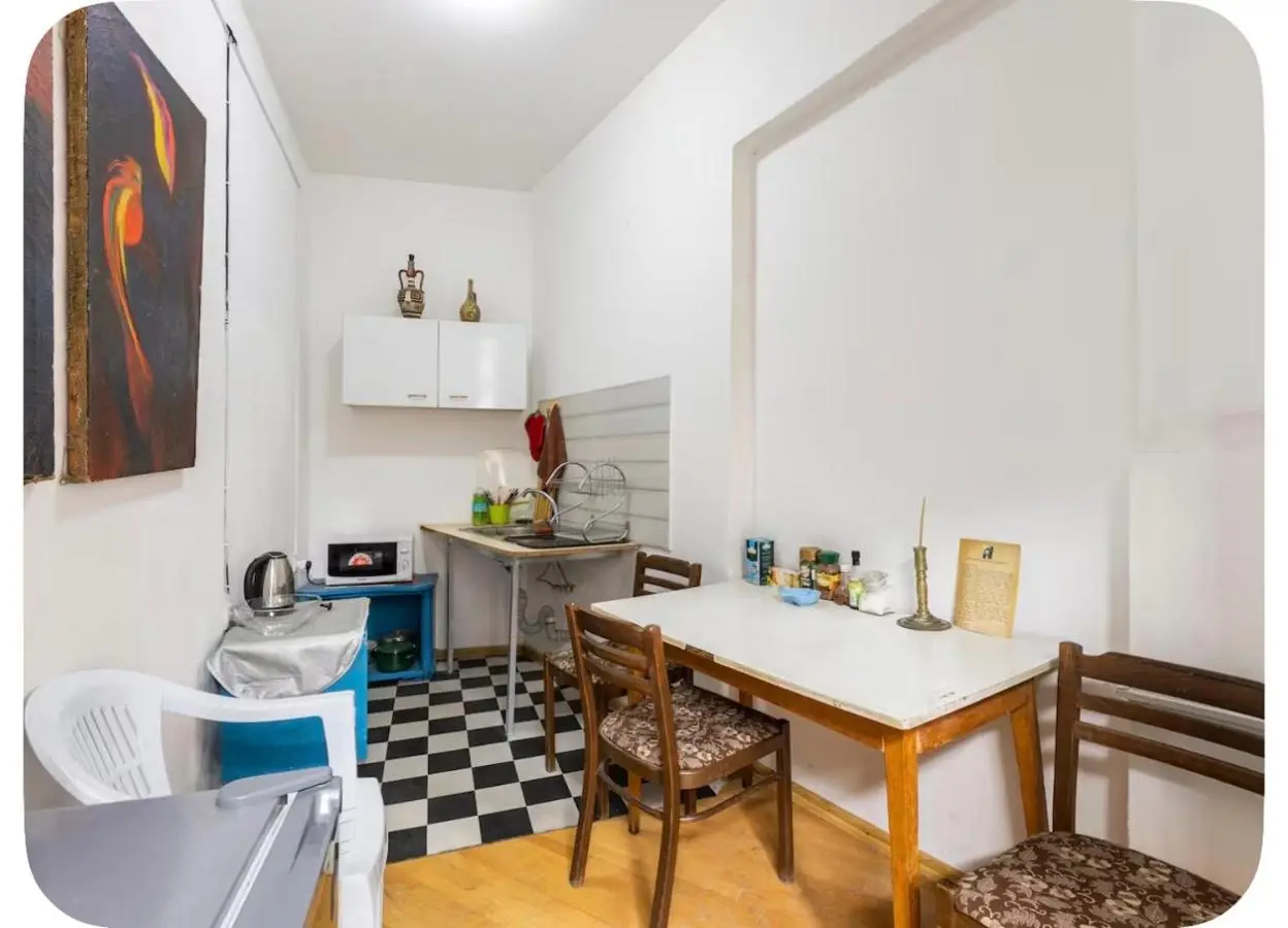 Room in Center 2