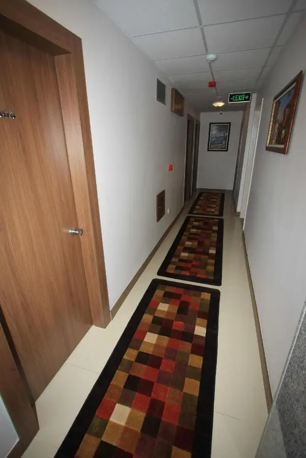 My Rose Hotel