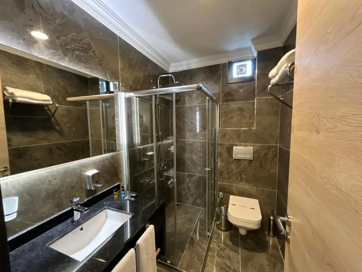 Avni Bey Otel