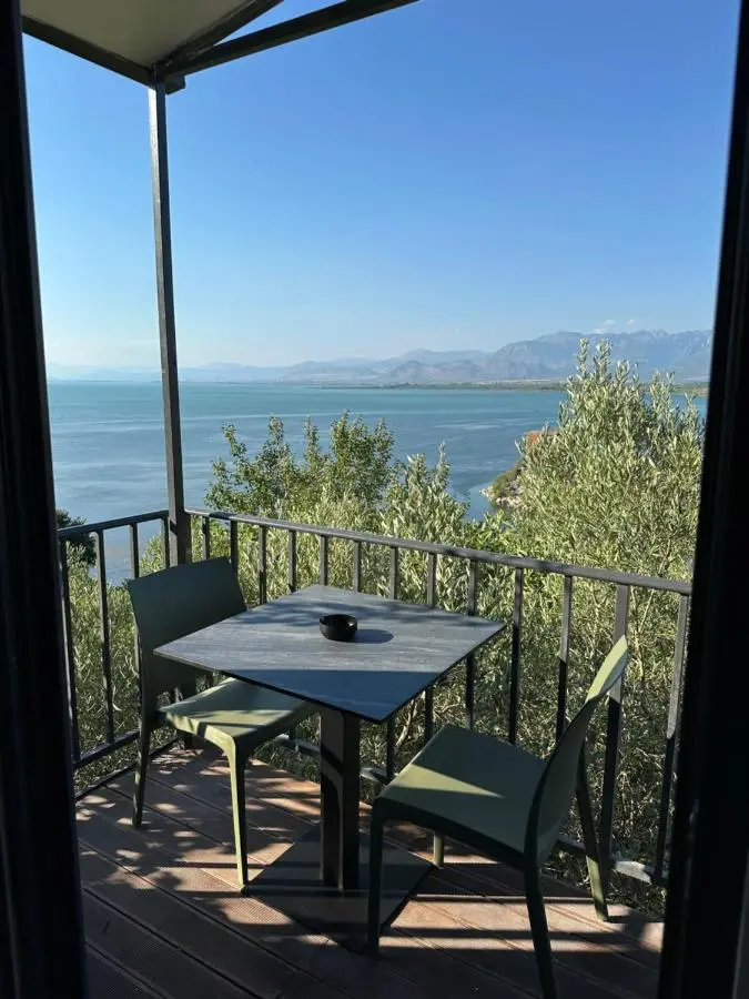 Lake Escape Villa Shirokë