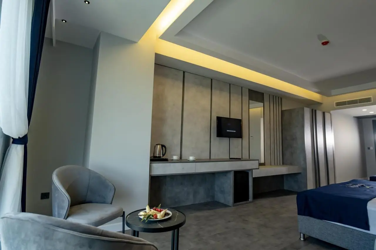 Newarise Hotel