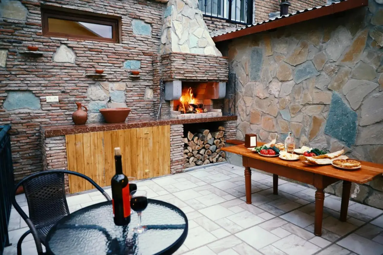 Honeymoon Aparts with Wine Cellar 1897