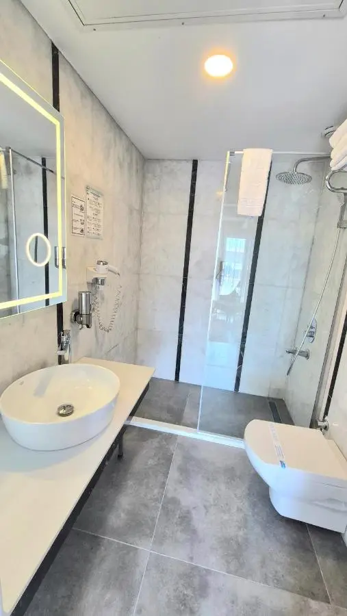 Azade Suites