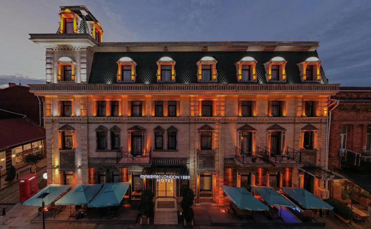 Hotel London 1889 & Casino
