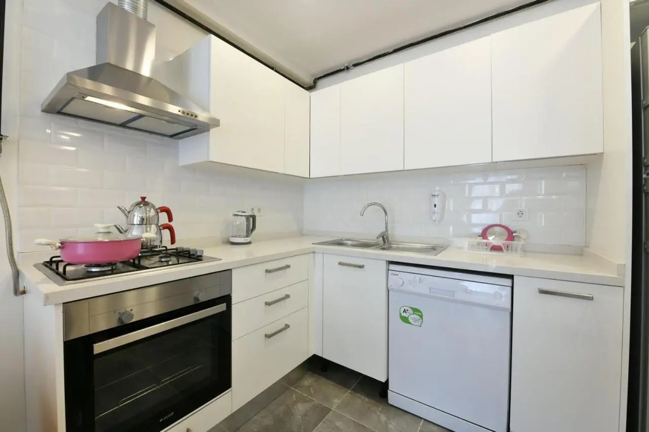 Kardes Apartment