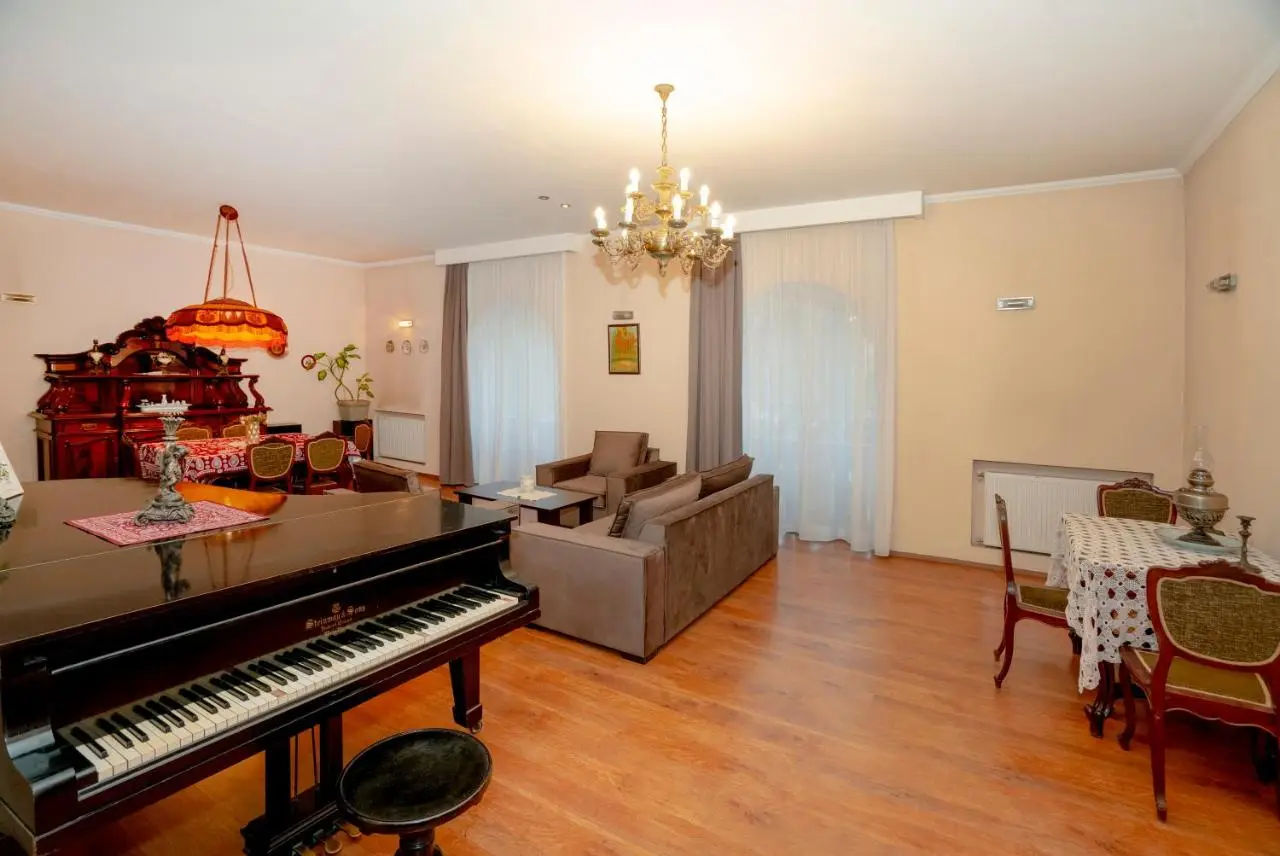 Apartment Baratashvili street