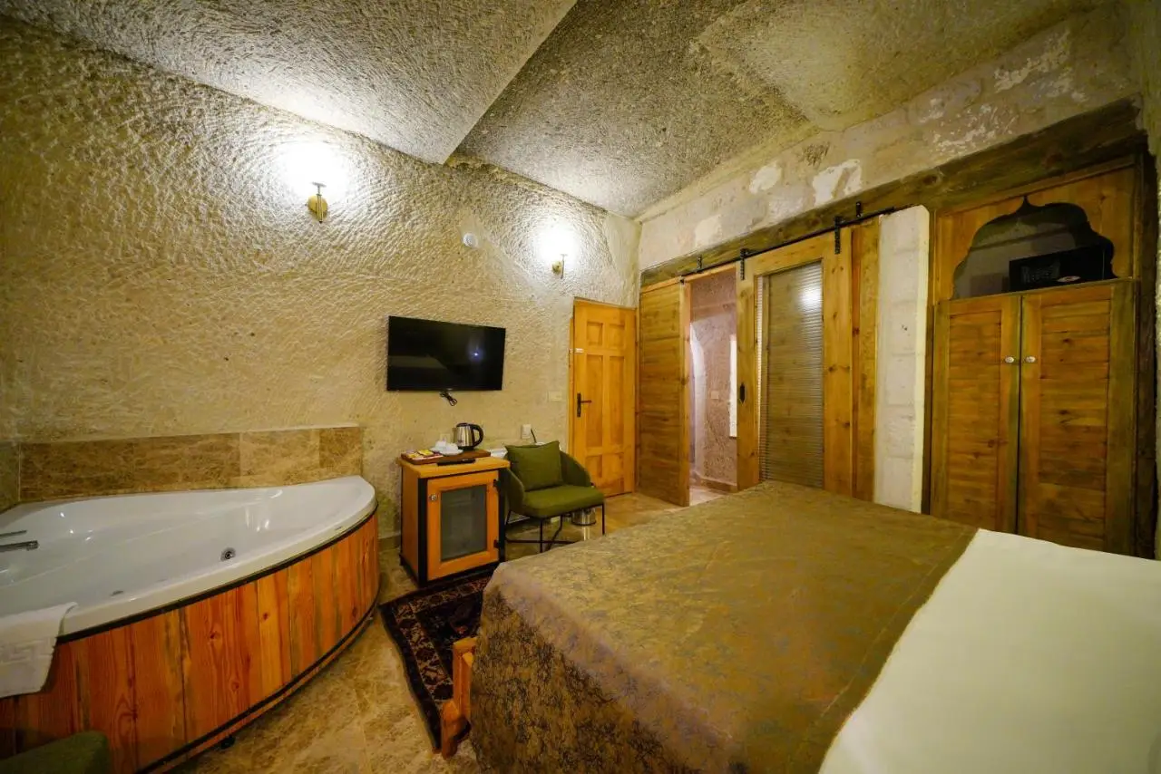 Cave Hotel Saksagan