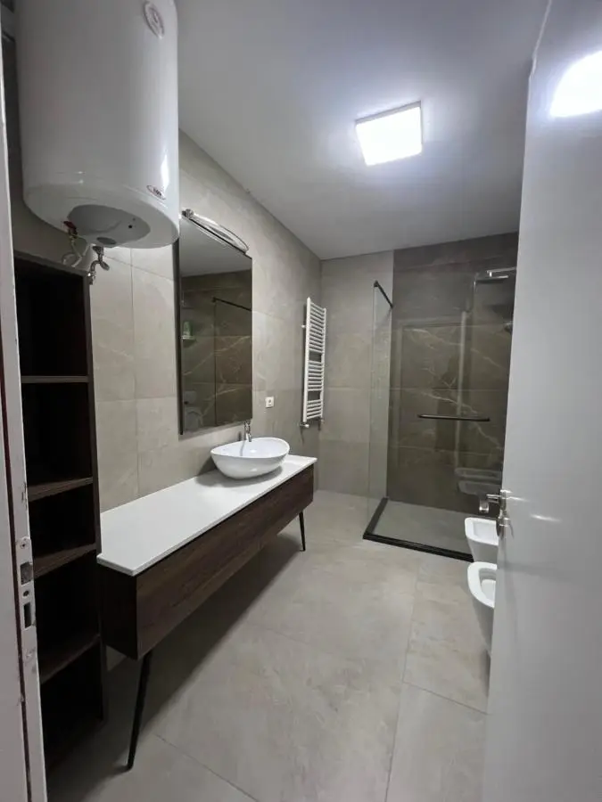 Modern 2BR Apartment ,Balcony,Central Shkoder