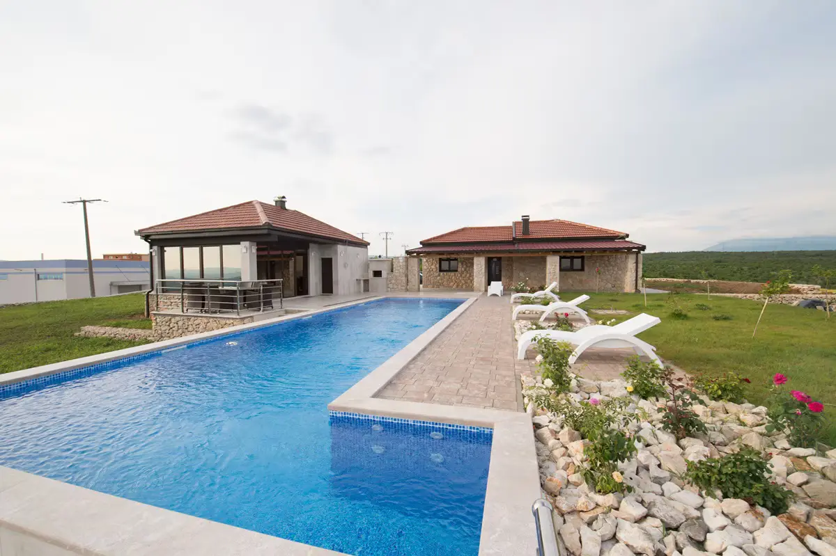 Villa Ljuba - Three Bedroom House & Swimming Pool