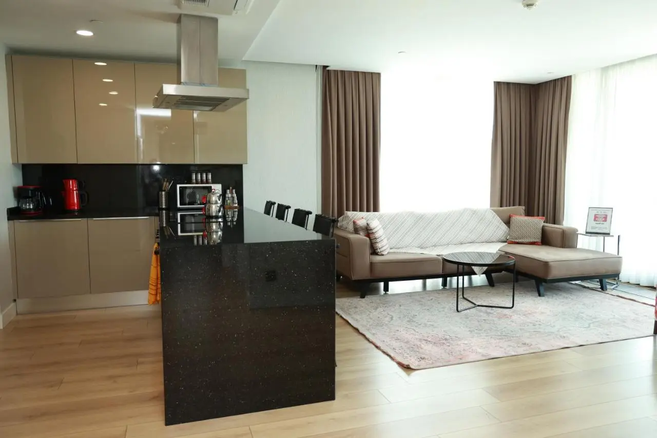 Deluxe 2BR Apartment Balcony 420