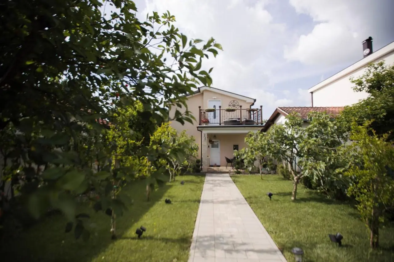 Villa Bura