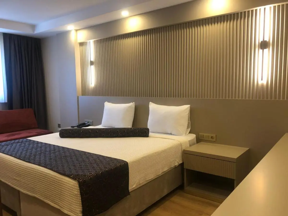 Grand İska Palace