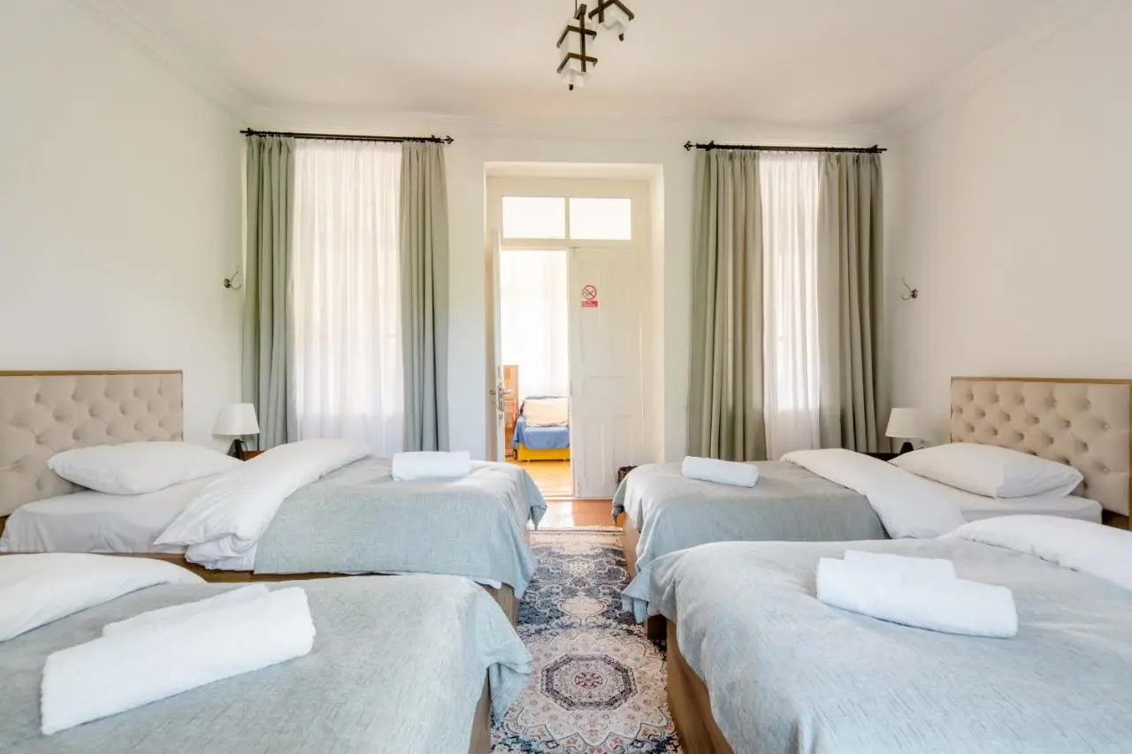 Nazy's Guest House