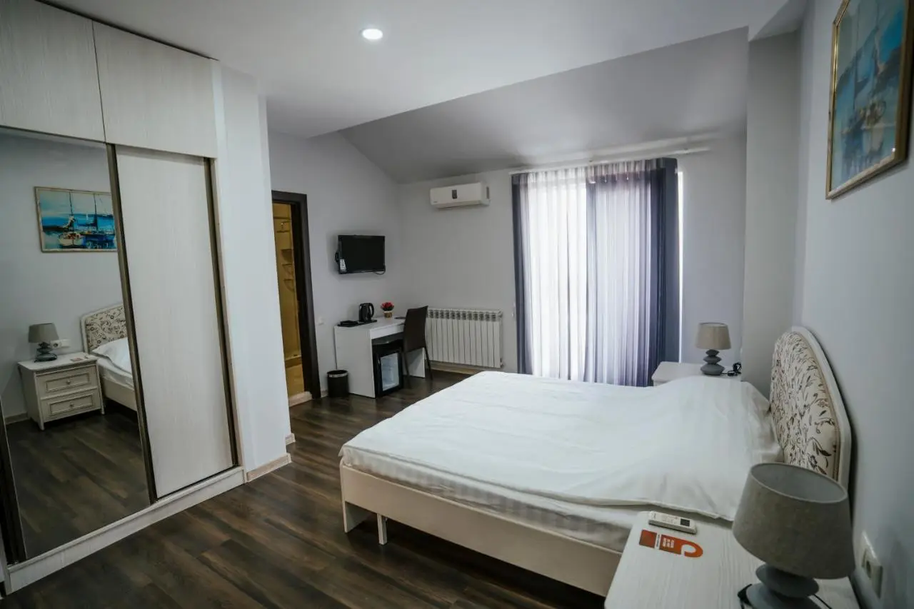 West Apart Hotel