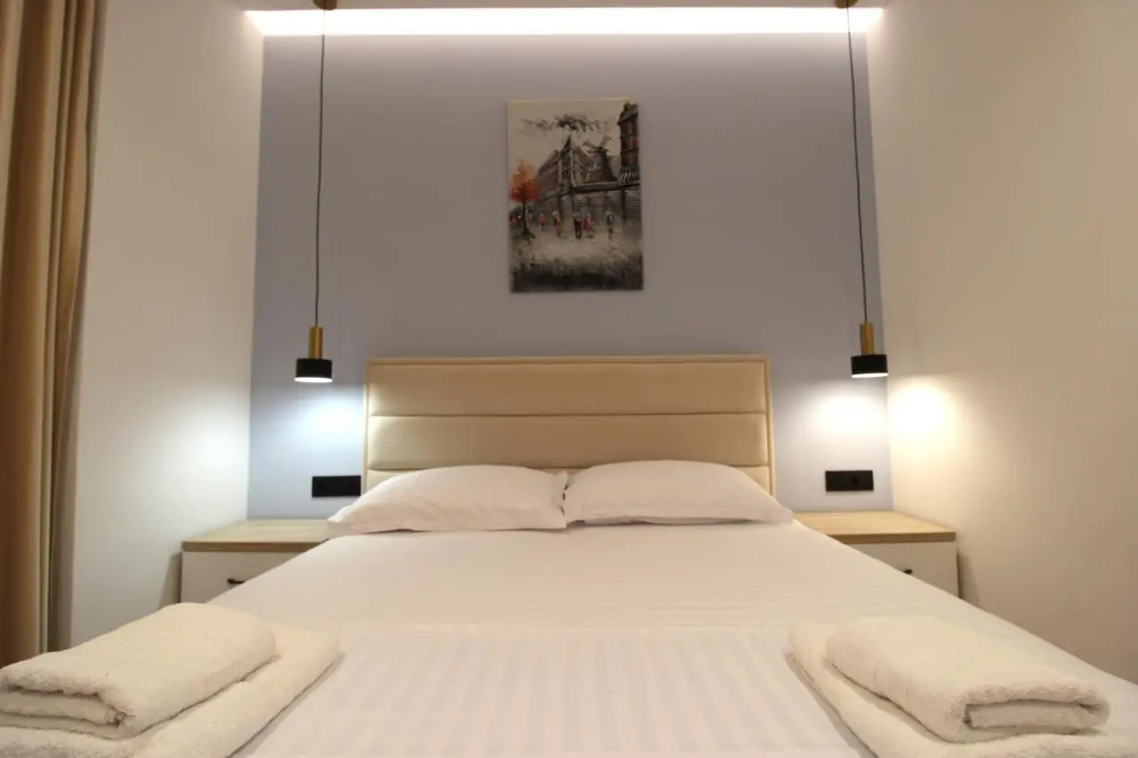 Sarande Luxury Central apartment Reni Risi