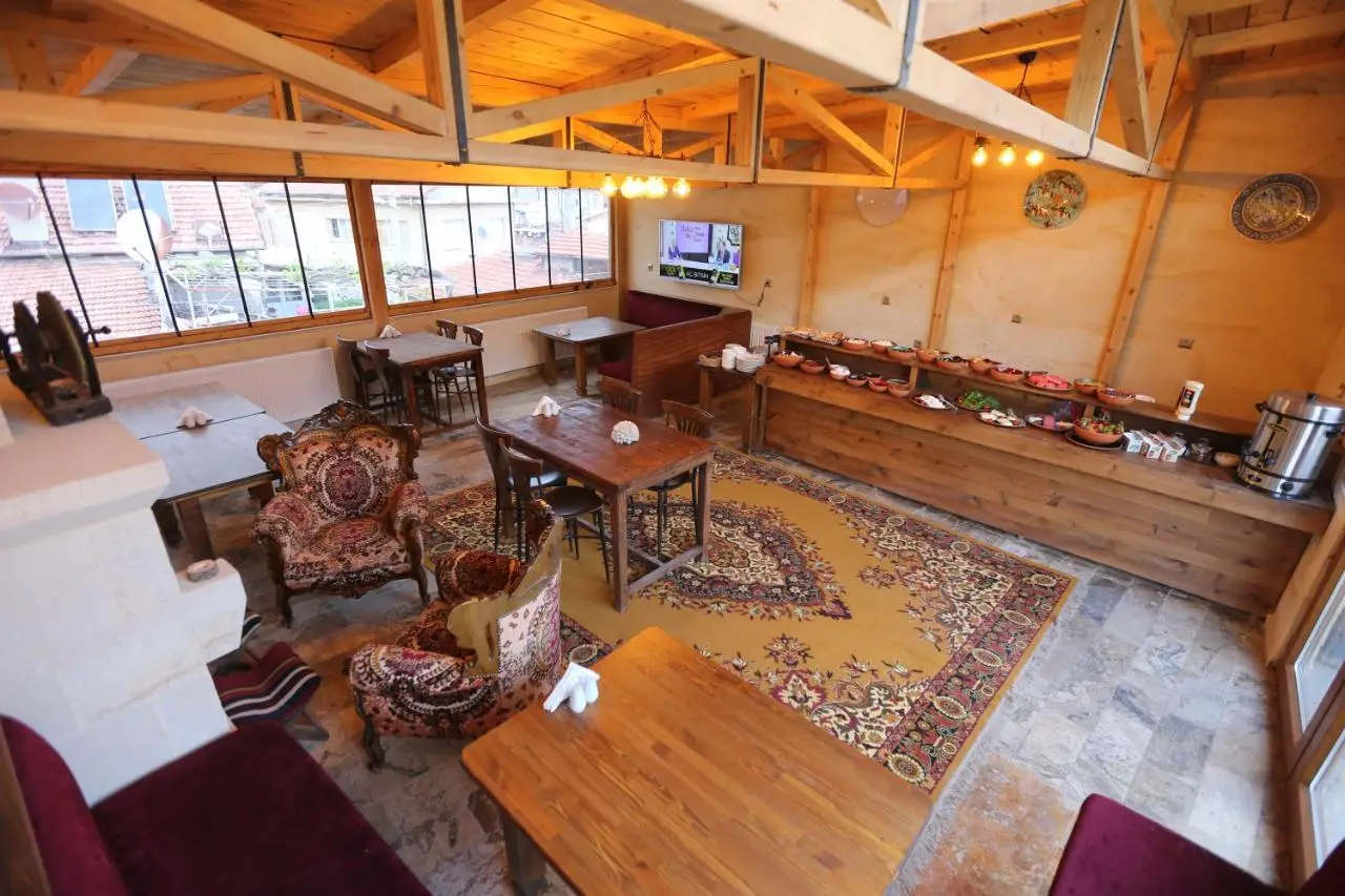 Larissa Cave Hotel