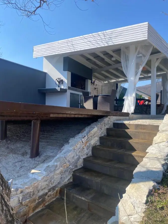 River Luxury House