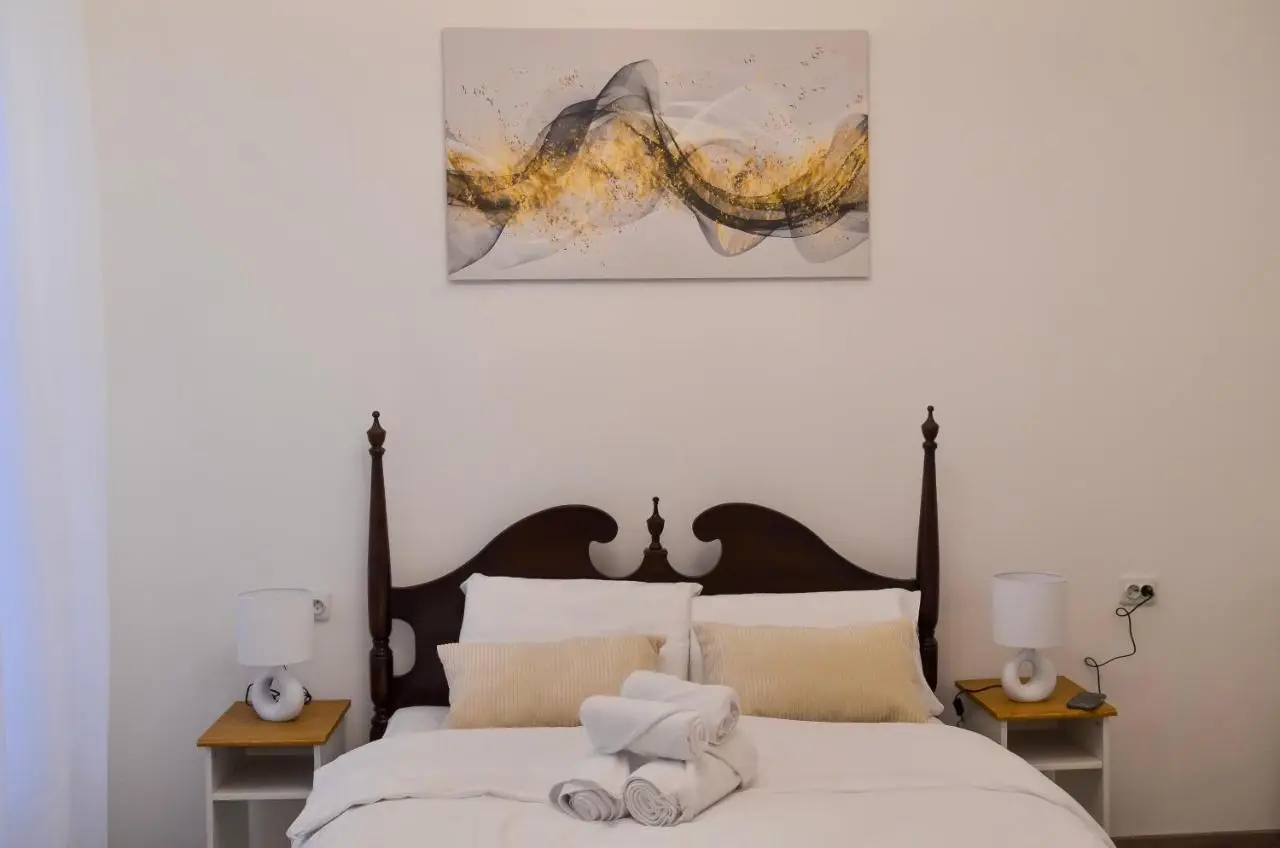 Main Street Retreat Apartment with Free Parking