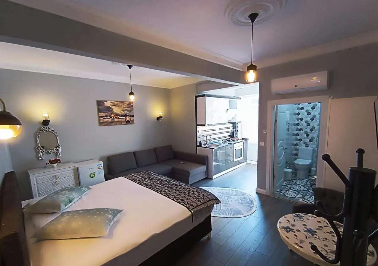 Little Palace Blue Apartment