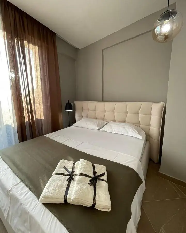 Enzo Rooms Center