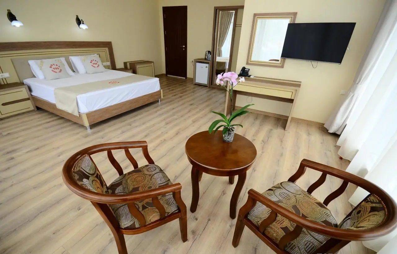 Hotel 725 B