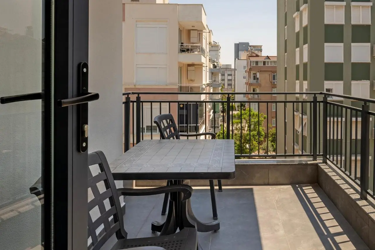The Room Hotel & Apartments