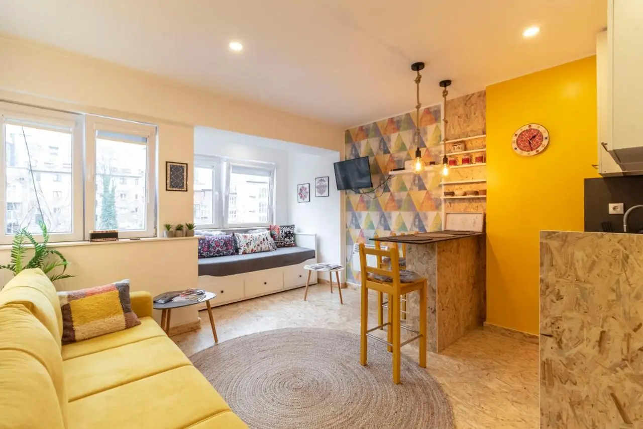 FestivalStreet Apartment