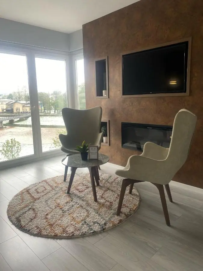 Diamond apartments