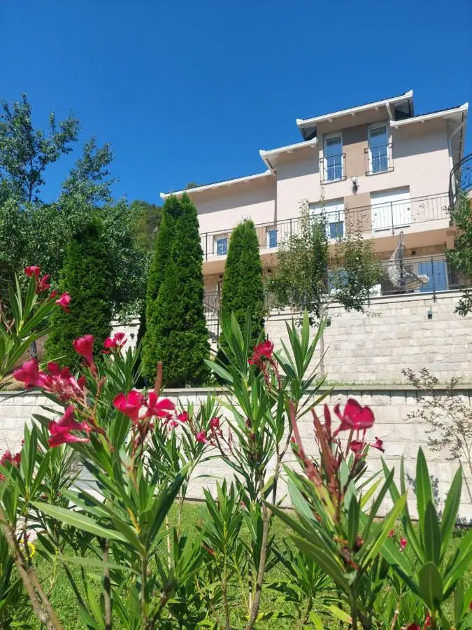 Villa AS na Jablaničkom jezeru