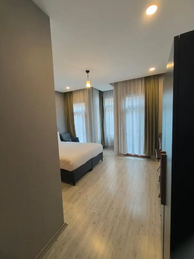 Ore Pera Suites