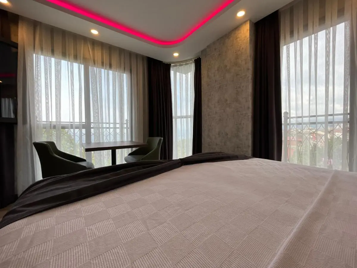 Avni Bey Otel