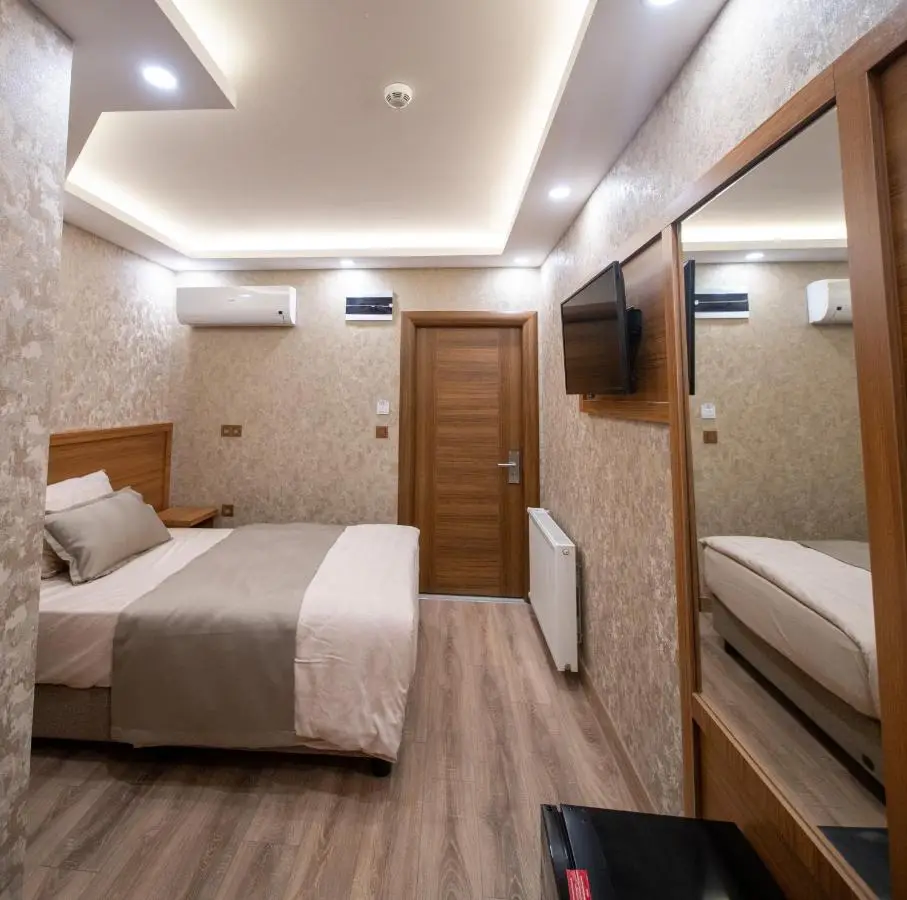 Zirvesta Otel