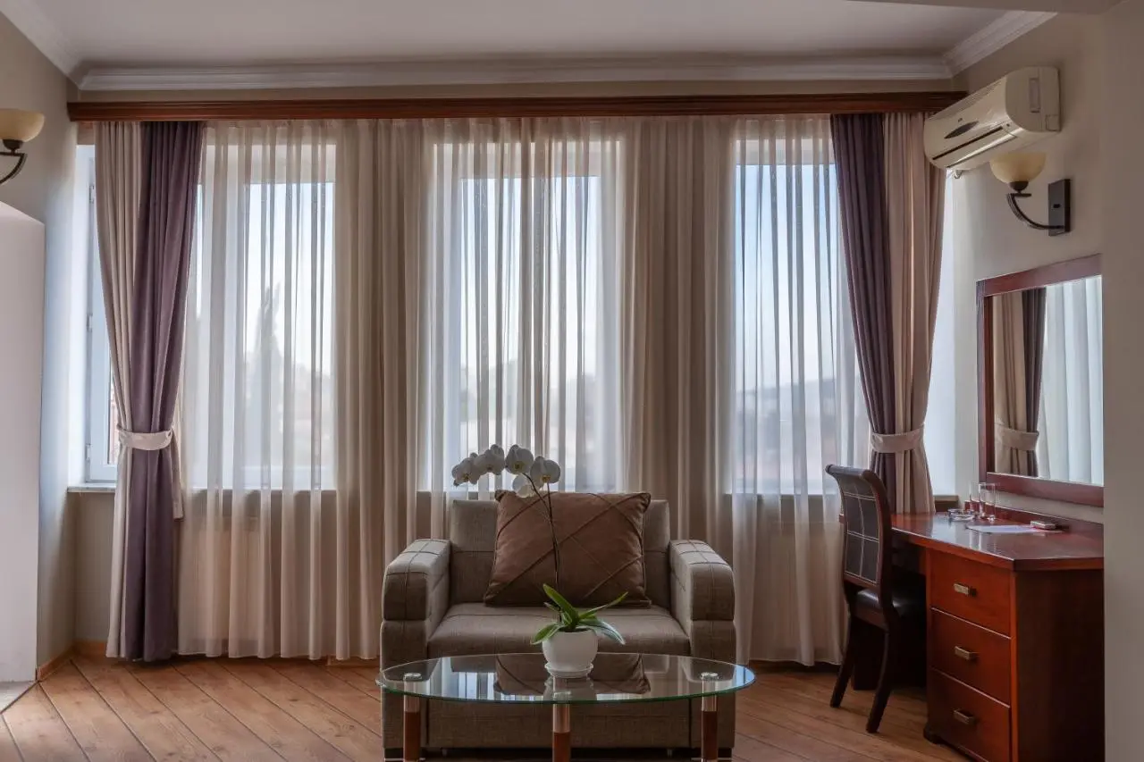 Penthouse Hotel