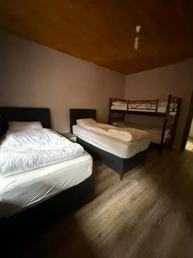Tree Rose Suite