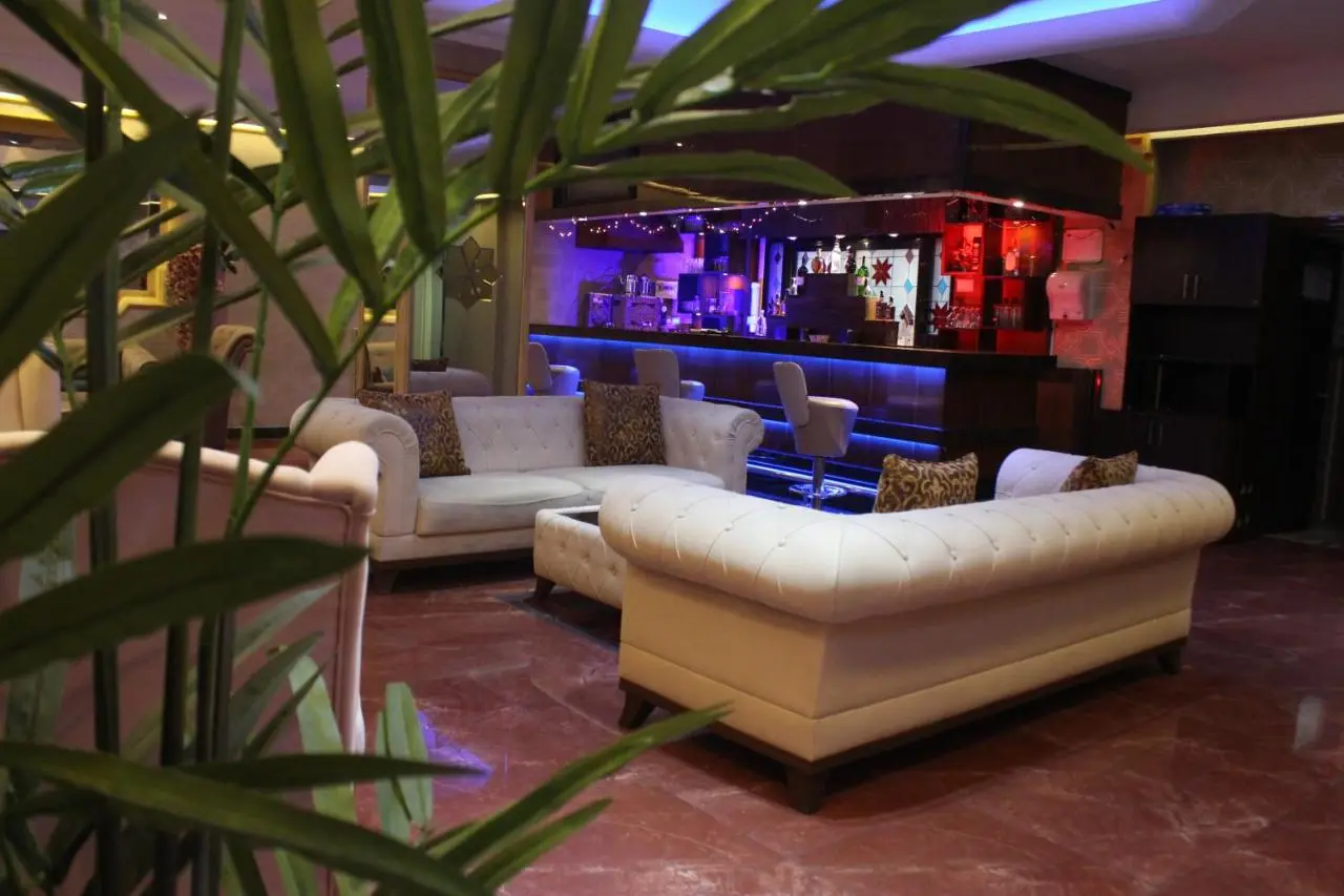 Hermanos Hotel