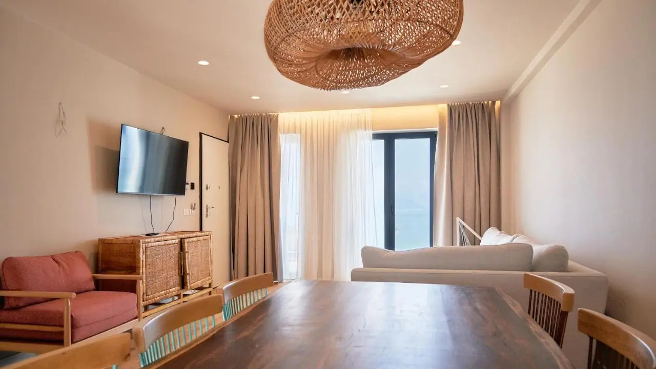 Azar Luxury Suites