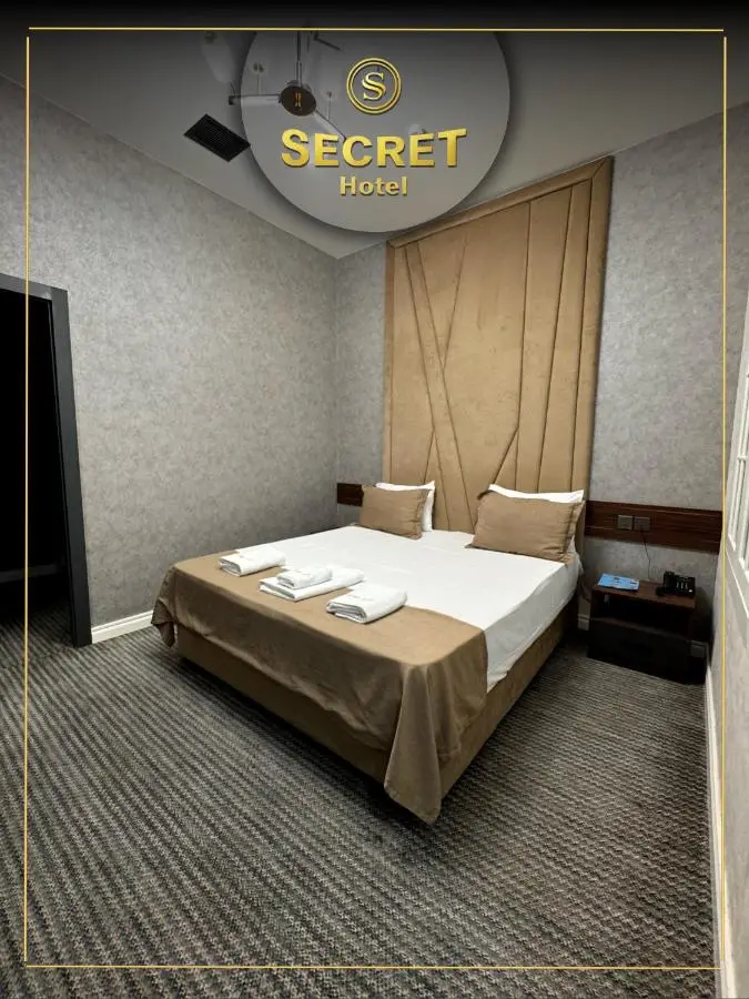 SECRET HOTEL