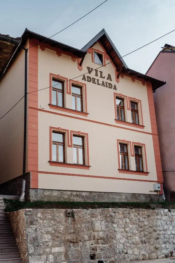 Villa Adelaida