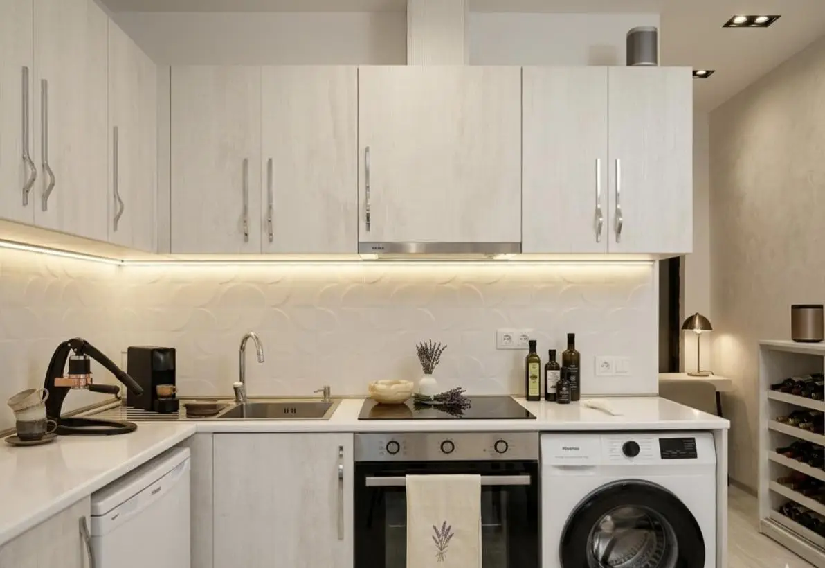2-bedroom the entire apartment Very central Location 3 minutes walk to central square, Kolkha Fountain