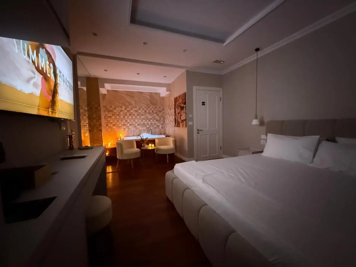 Lunarist Luxury Private Jacuzzi Suites Tirana