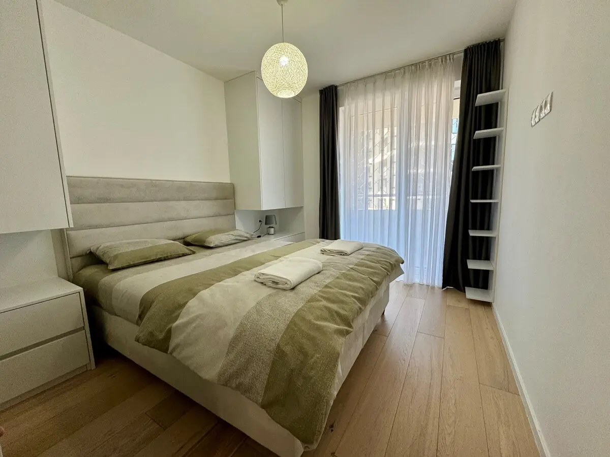 Lux Waves 2bdr apartment w/private parking