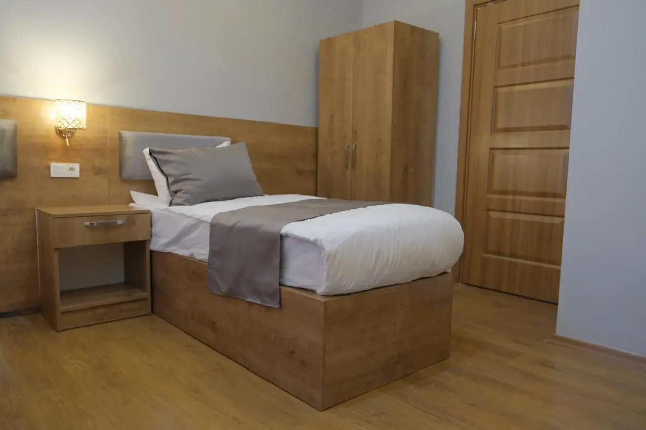 Adamantides Hotel