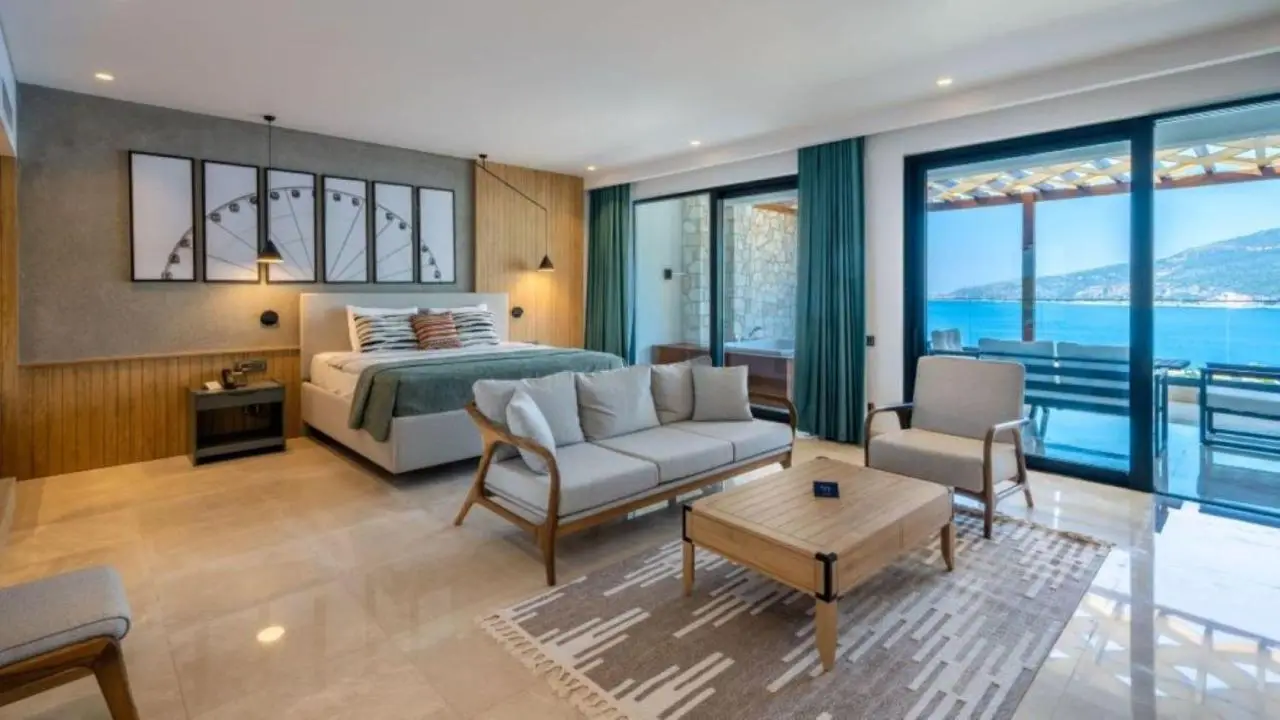 Lures Hotel