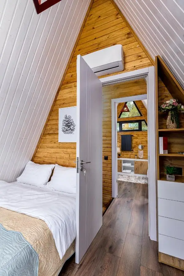 Luxury Cottages with Hot Tubes, Garden and BBQ