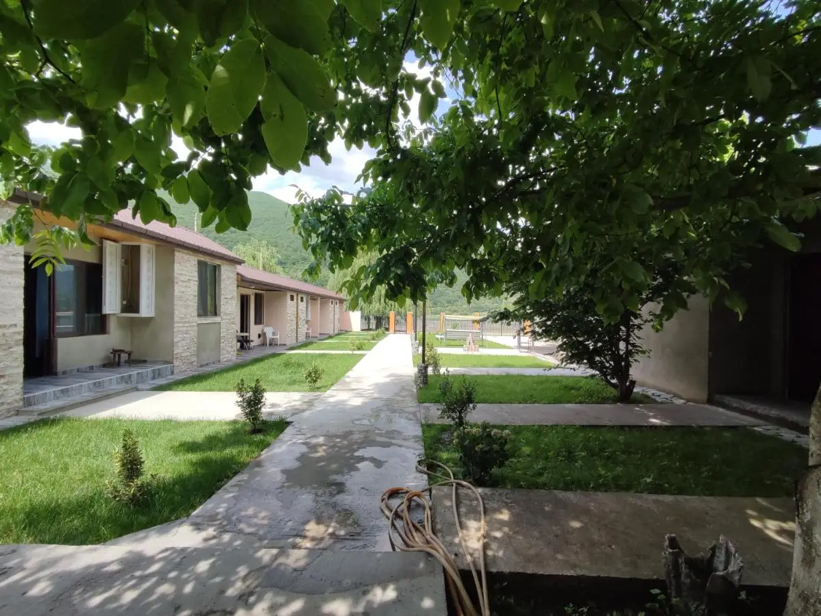 Ananuri Cottages